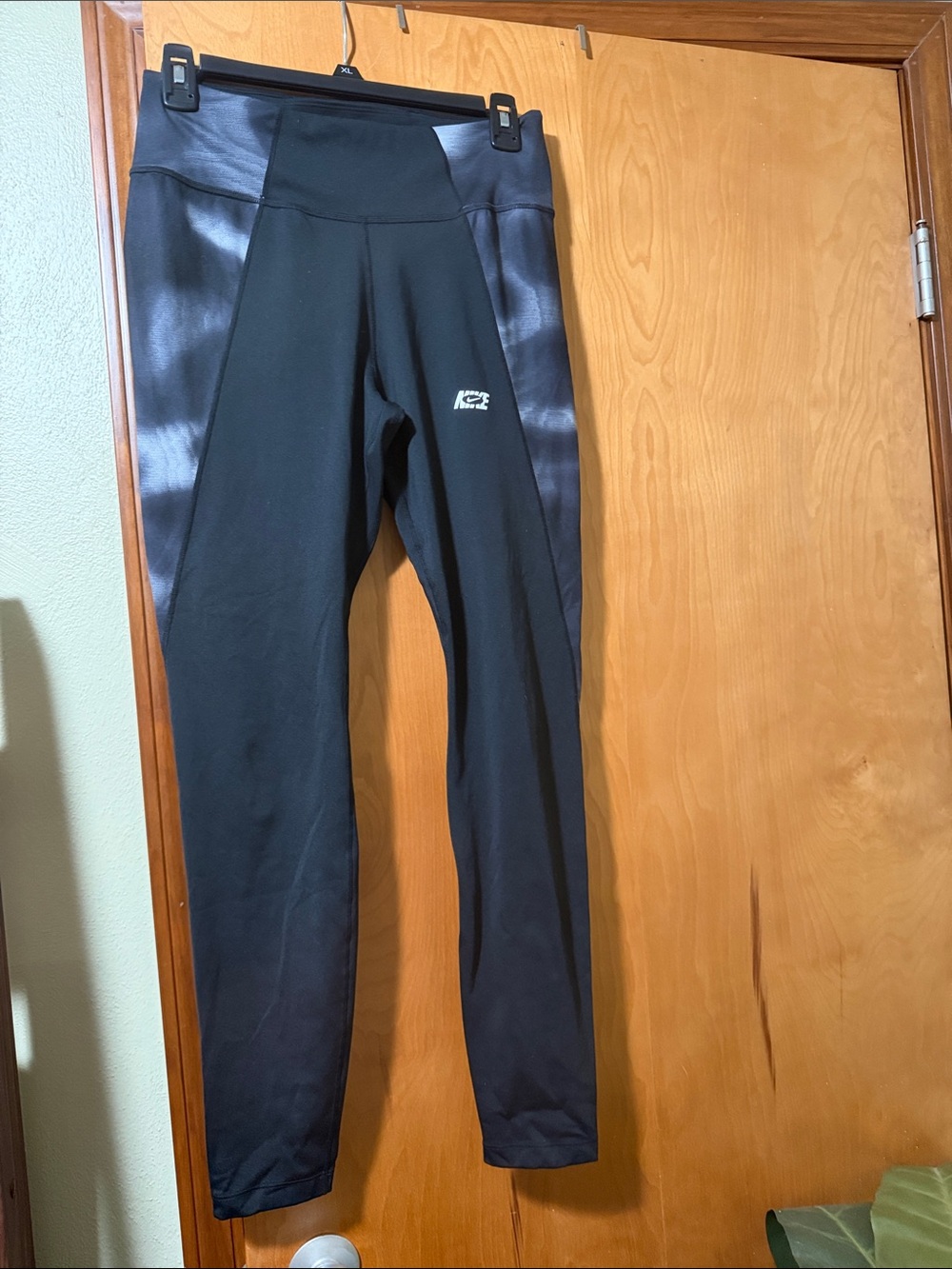 Nike Black Athletic Leggings with gray Side Panels
